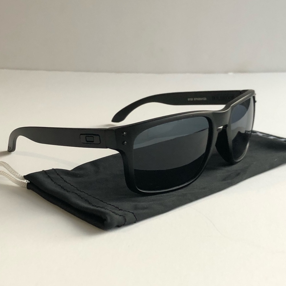 Oakley Holbrook Black 9102 - Picture 4 of 8